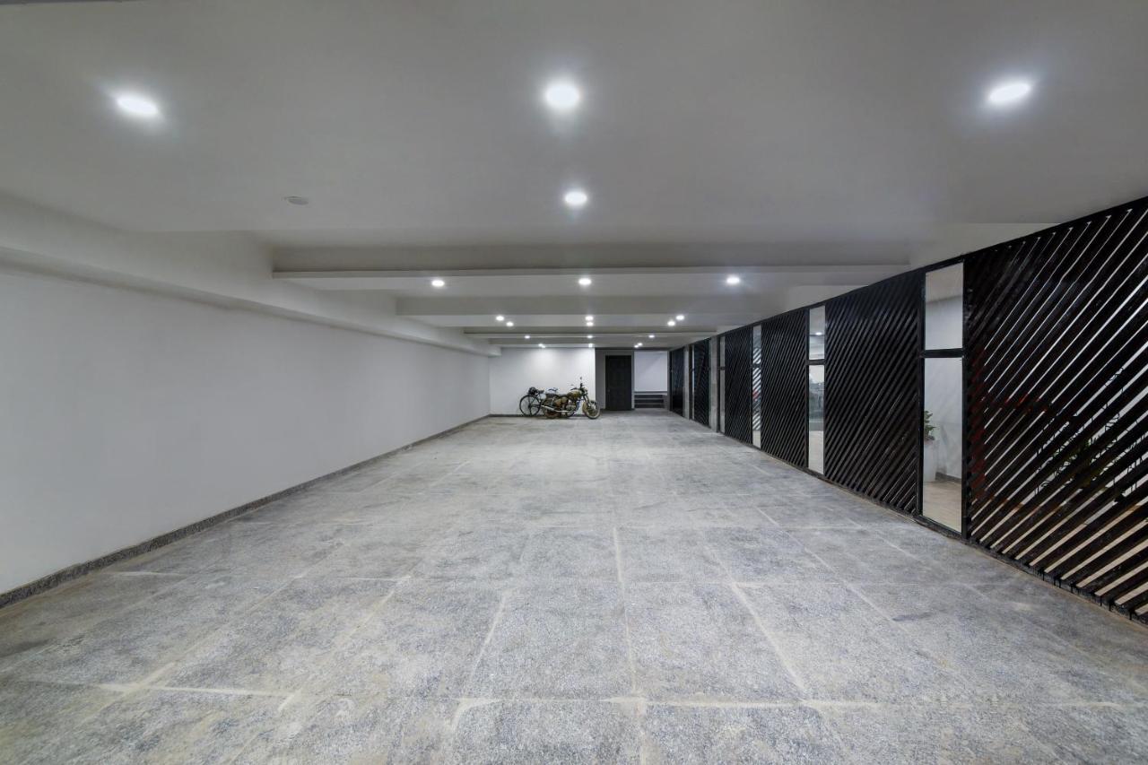 Hotel Saffron Gold Nueva Delhi Exterior foto
