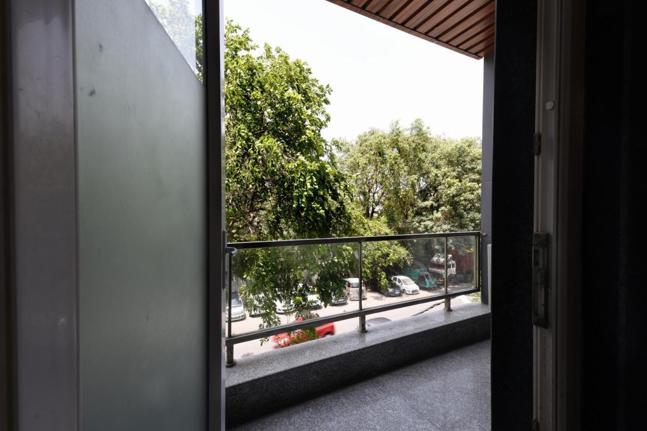 Hotel Saffron Gold Nueva Delhi Exterior foto