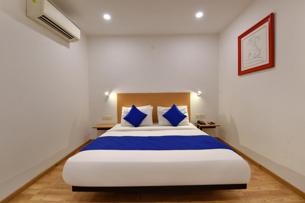 Hotel Saffron Gold Nueva Delhi Exterior foto
